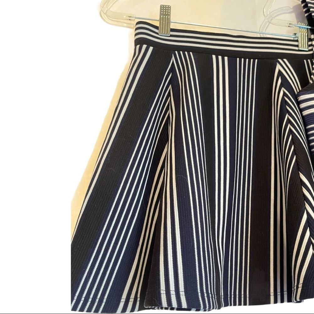 H&M 2 piece outfit. Shirt and skirt navy blue and white - Picture 14 of 16